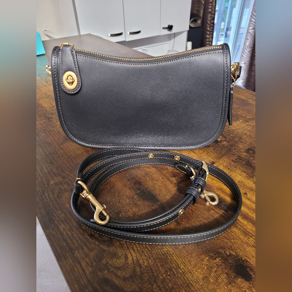 Coach Swinger Black Leather Shoulder Bag